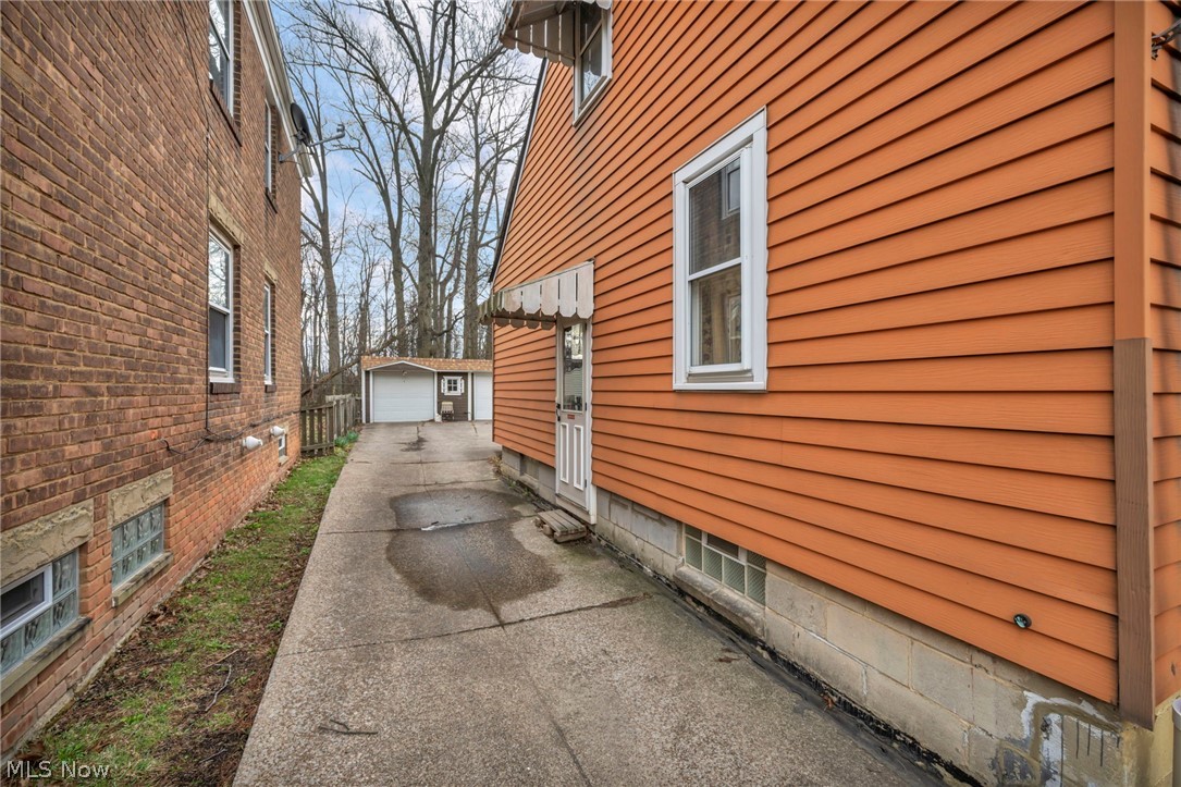 Riverside Manor - Residential