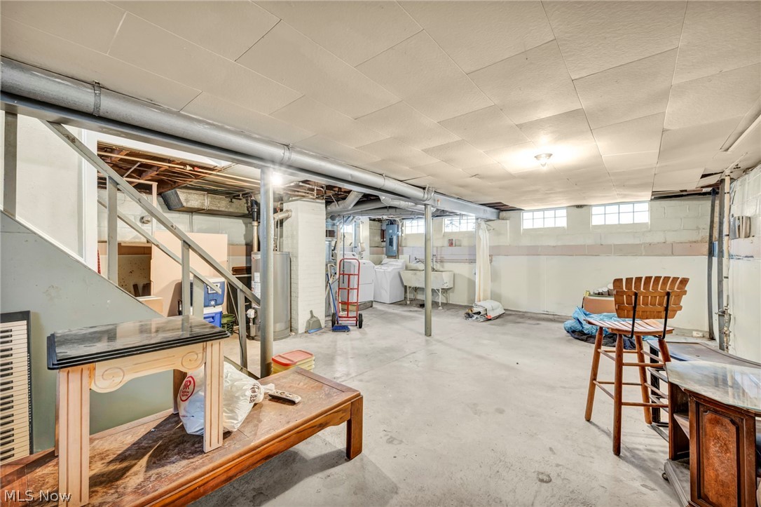 Riverside Manor - Residential