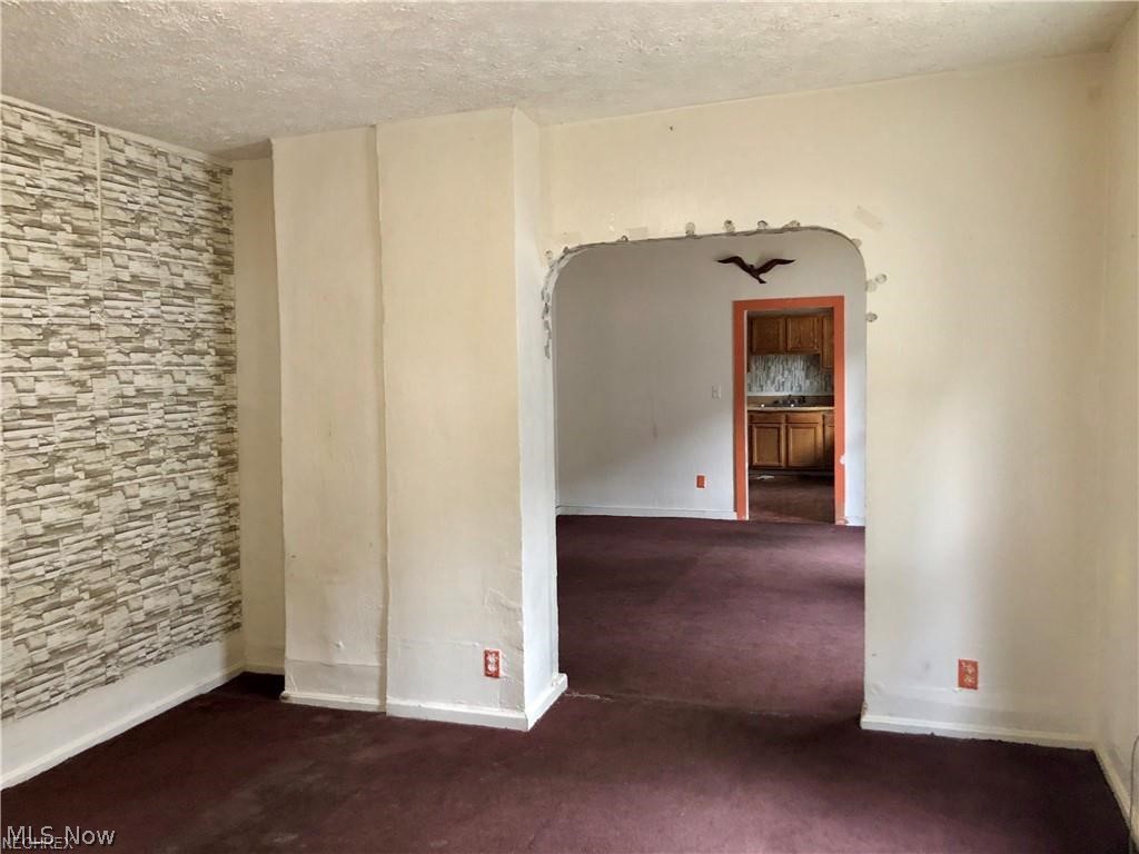 Daniel Hoyts - Residential Income