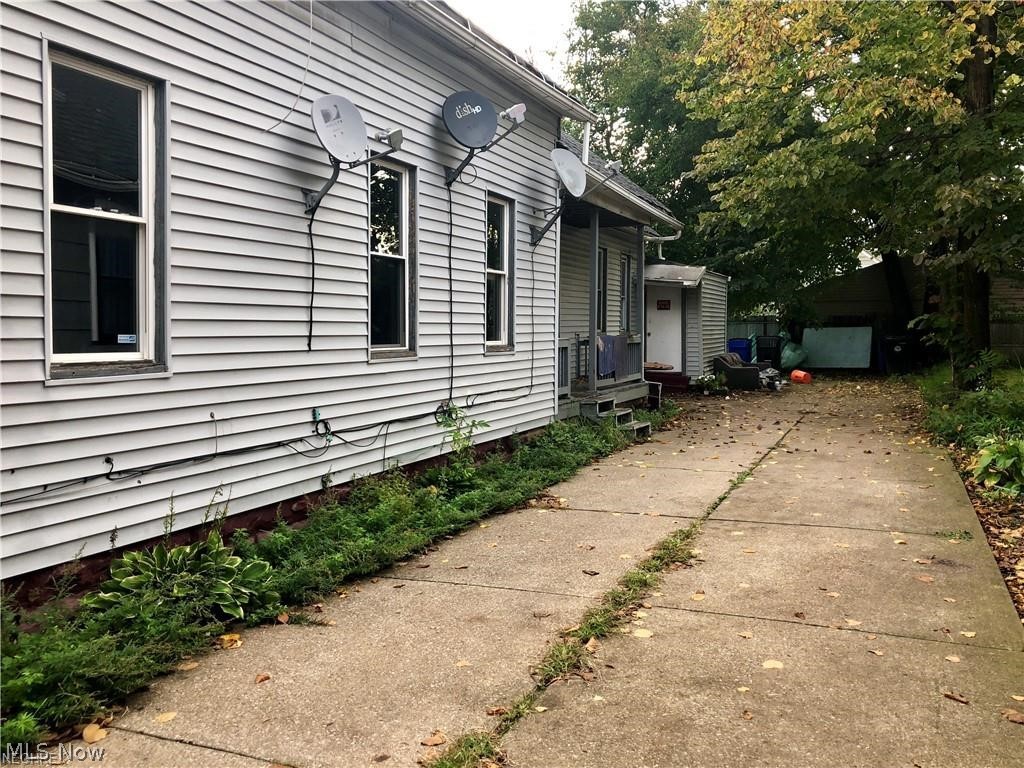 Daniel Hoyts - Residential Income