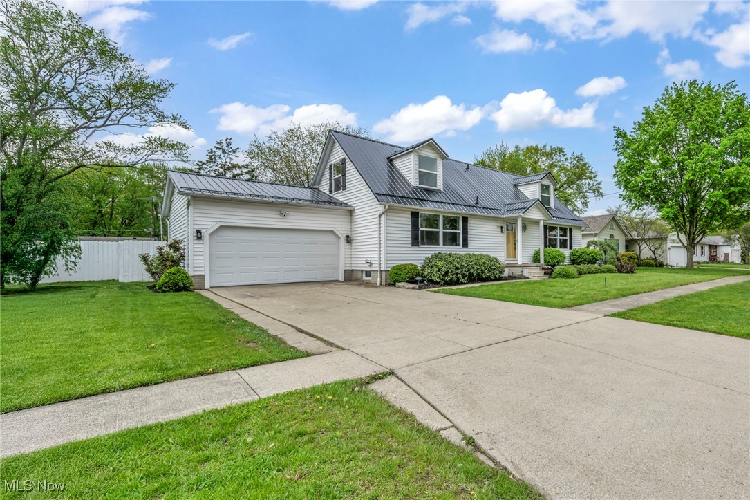 1350 Rolling Meadows Drive, Vermilion, Ohio image 4