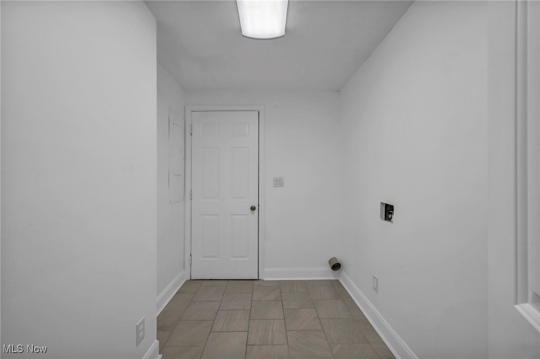 1350 Rolling Meadows Drive, Vermilion, Ohio image 22