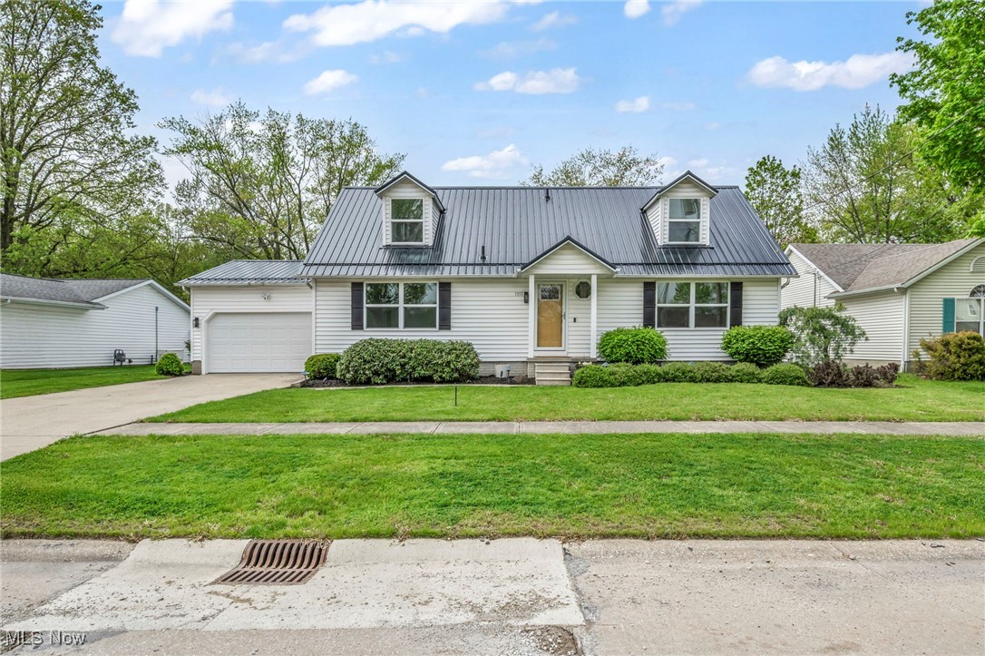 1350 Rolling Meadows Drive, Vermilion, Ohio image 1