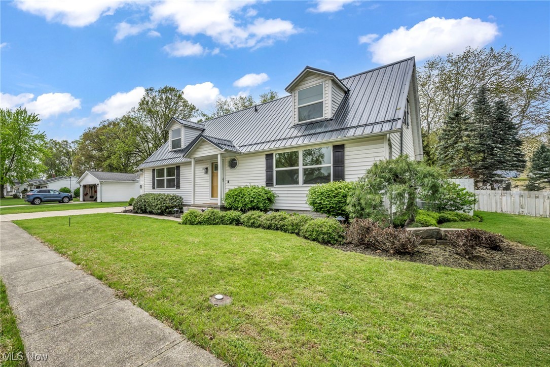 1350 Rolling Meadows Drive, Vermilion, Ohio image 3