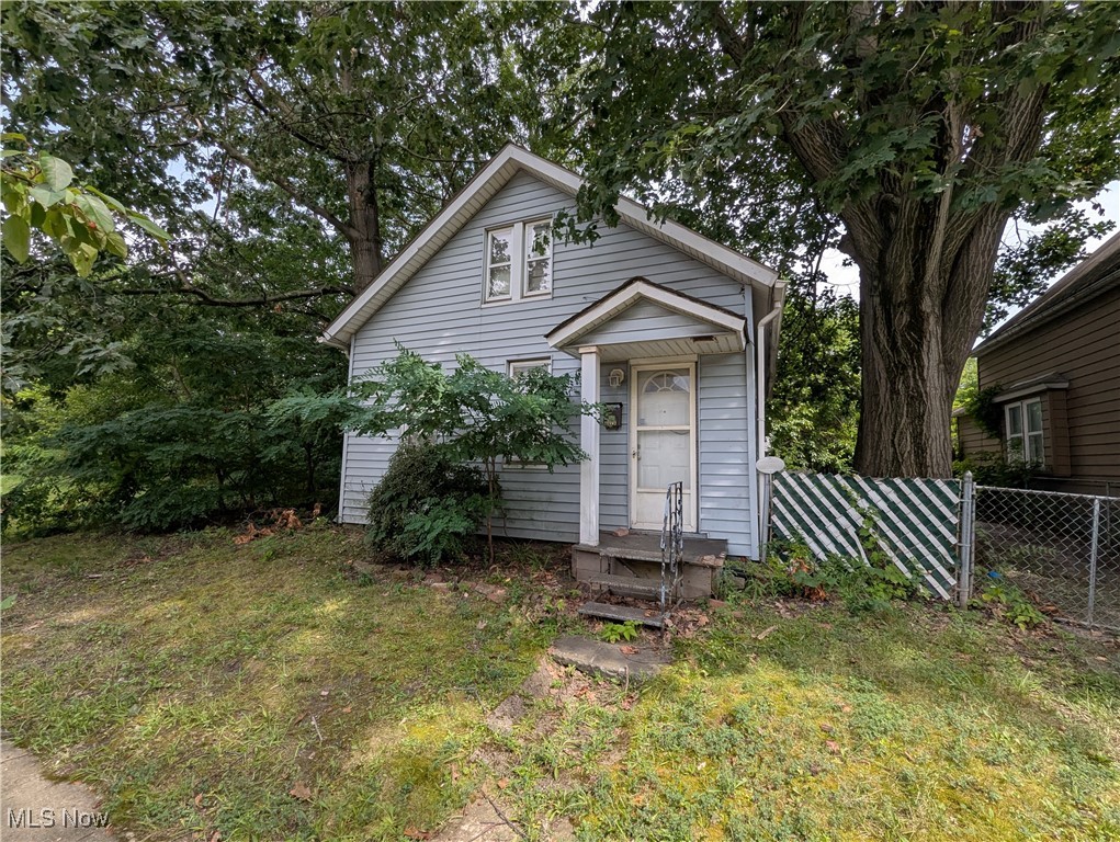 This 3-bedroom, 1-bath home offers a unique opportunity for those with a vision to bring it back to life. With plenty of potential and a spacious layout, it’s a great canvas for customization and improvement. Whether you're an investor or a buyer looking for a project, this property provides the chance to add value and create something special. Sold as-is, it's ready for your ideas and personal touch.
