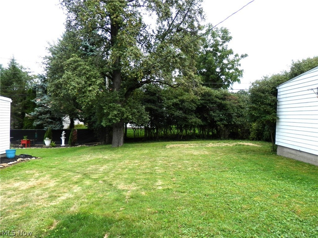 1277 Iroquois Avenue