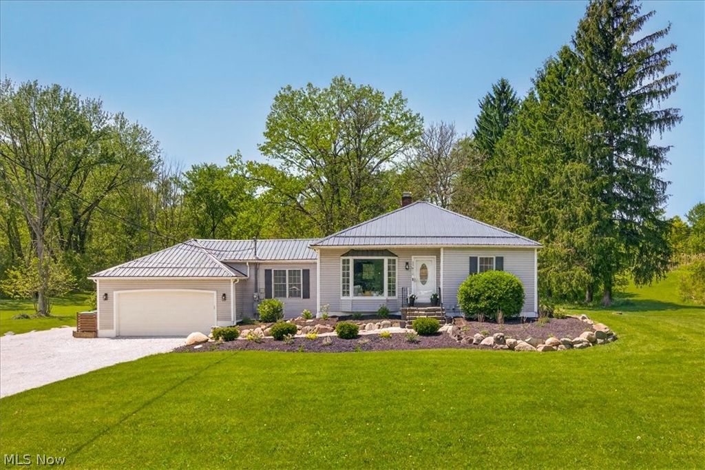 Photo of 15812 Auburn Road, Newbury, OH 44065 (MLS # 5211919)