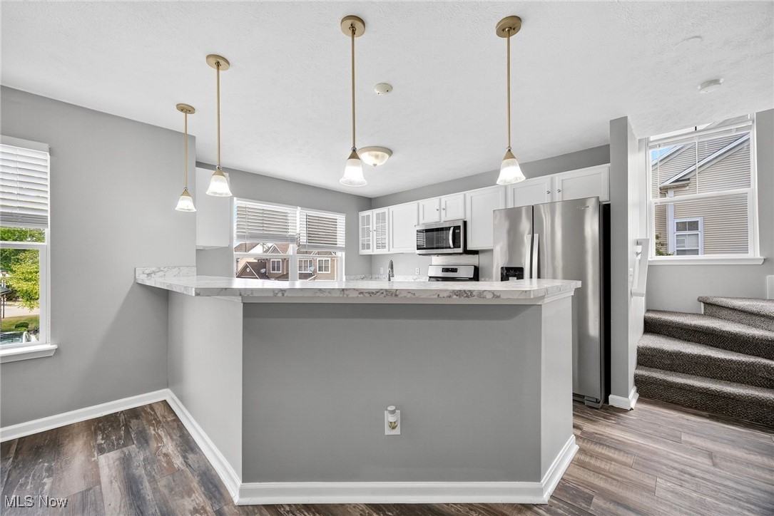 Waters Edge Condo Ph V - Residential