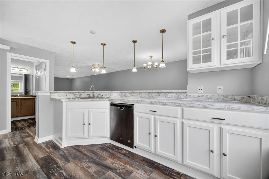 Waters Edge Condo Ph V - Residential