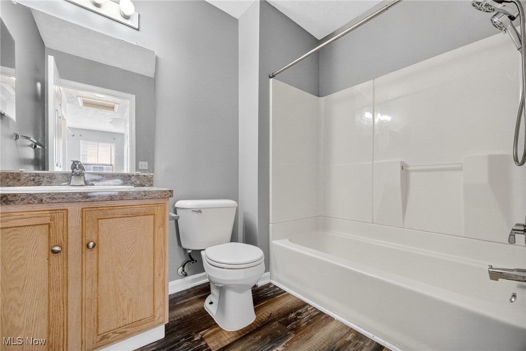 Waters Edge Condo Ph V - Residential