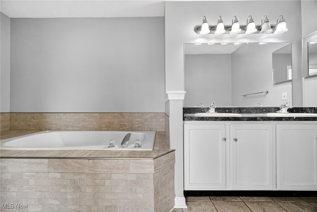 Waters Edge Condo Ph V - Residential