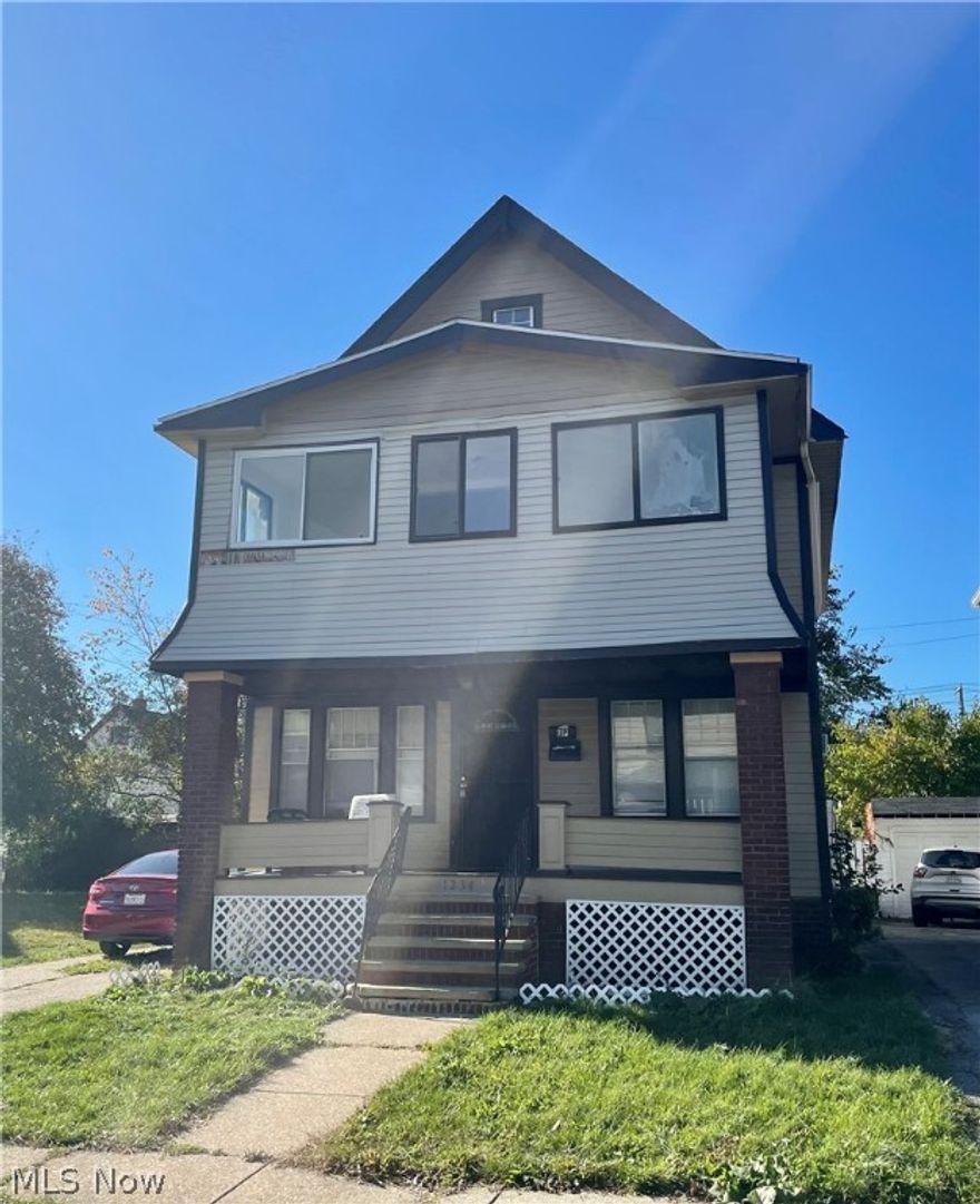 Newly remodeled beautiful 2BR/1BA UP unit in duplex. Well maintained in a very quiet peaceful residential area of north collinwood near e 185. 
New carpets, paint, windows, doors and siding. Large sun room.
The duplex has a two car garage, a nice backyard and each unit has its own deck as well. Welcome Home!