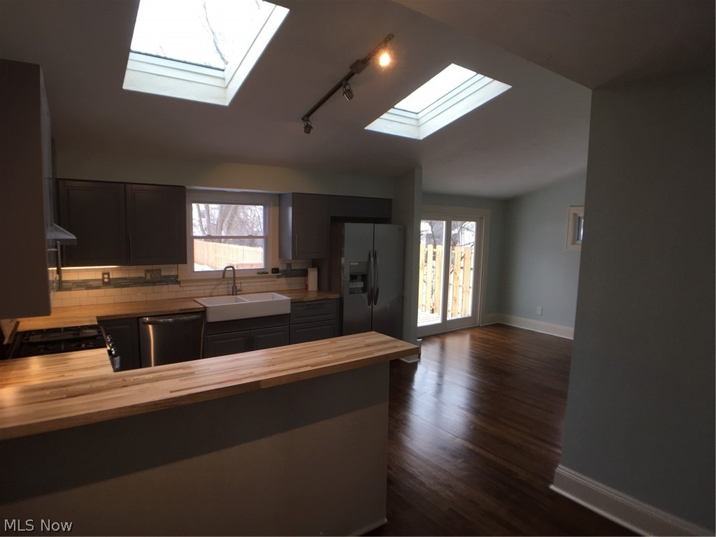 Berwald Stewart Company's Shak - Residential