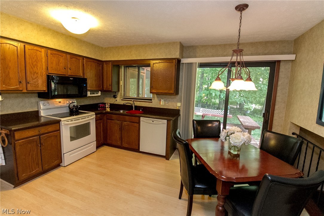 Lake Grove Estates - Residential