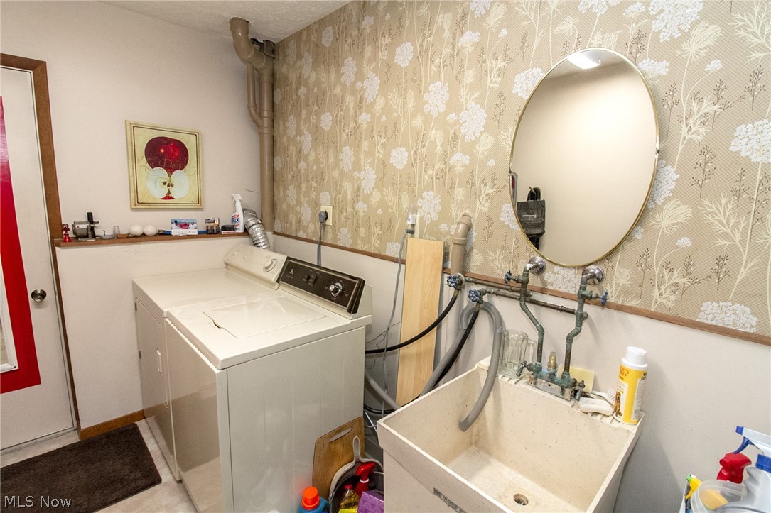 Lake Grove Estates - Residential