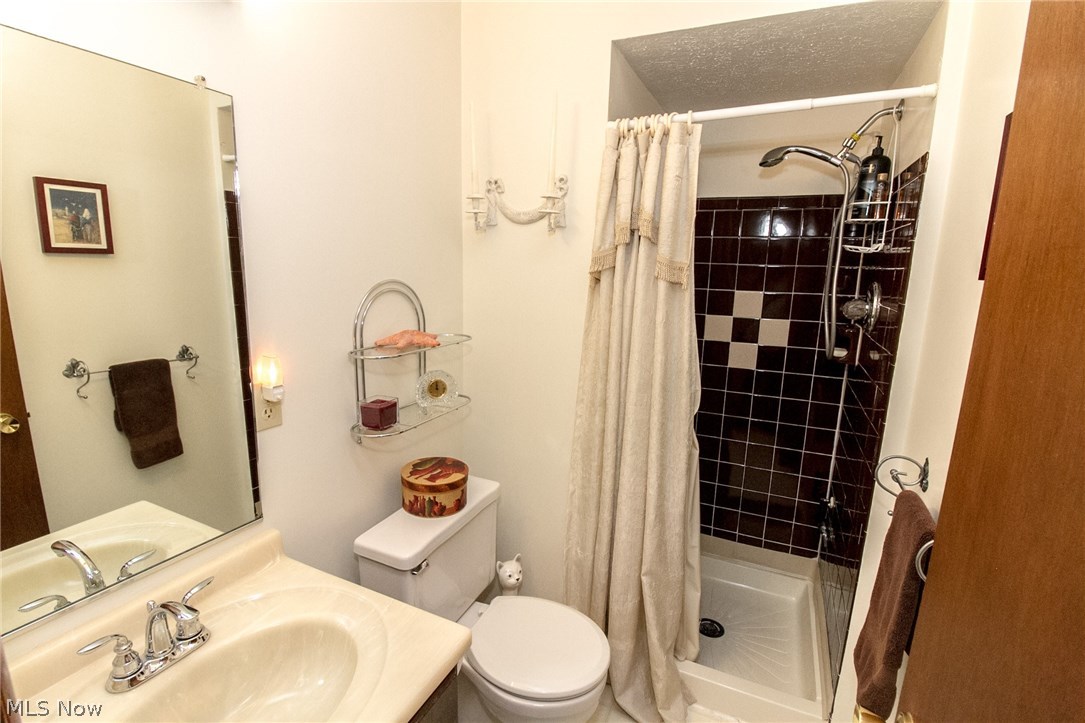 Lake Grove Estates - Residential