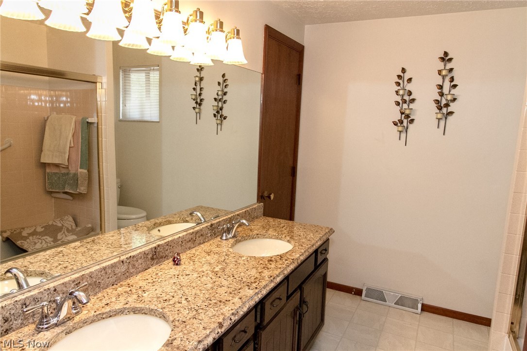 Lake Grove Estates - Residential