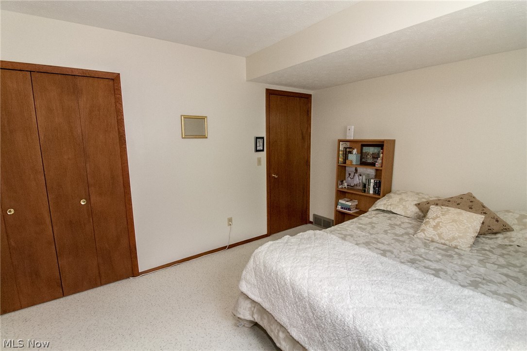 Lake Grove Estates - Residential