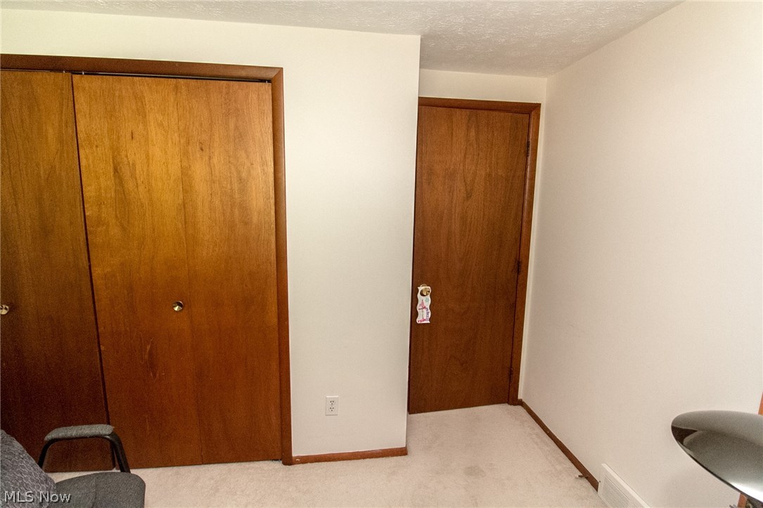 Lake Grove Estates - Residential