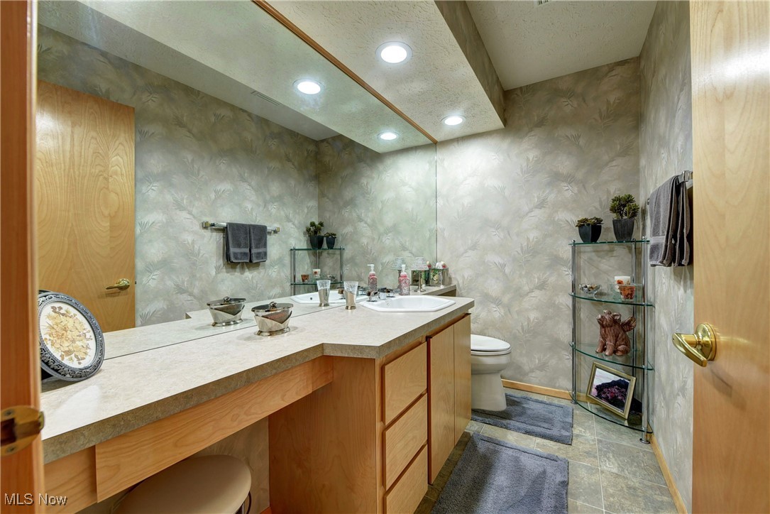 8739 Timber Edge Drive, North Ridgeville, Ohio image 34