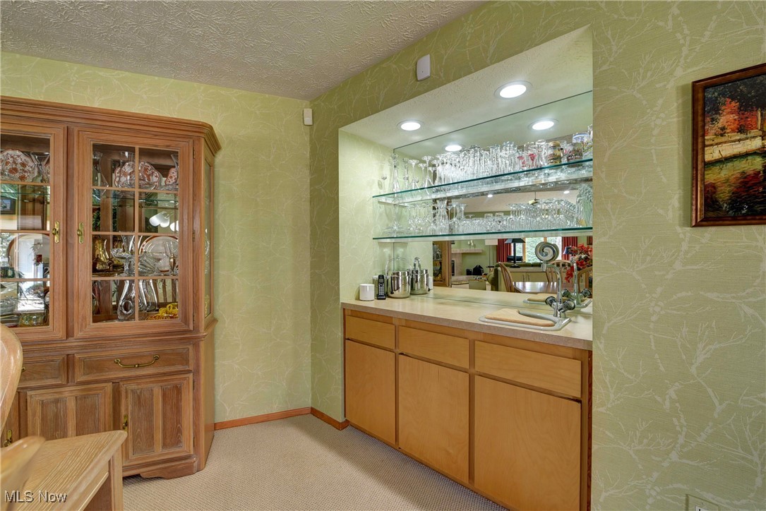 8739 Timber Edge Drive, North Ridgeville, Ohio image 9