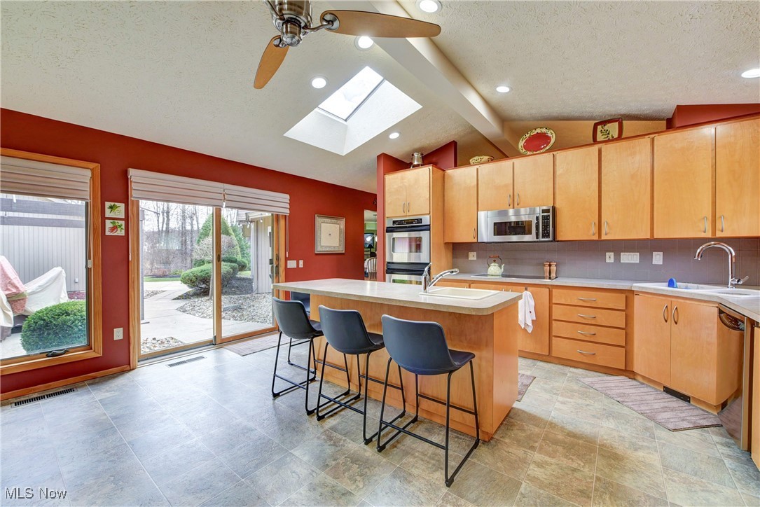 8739 Timber Edge Drive, North Ridgeville, Ohio image 12