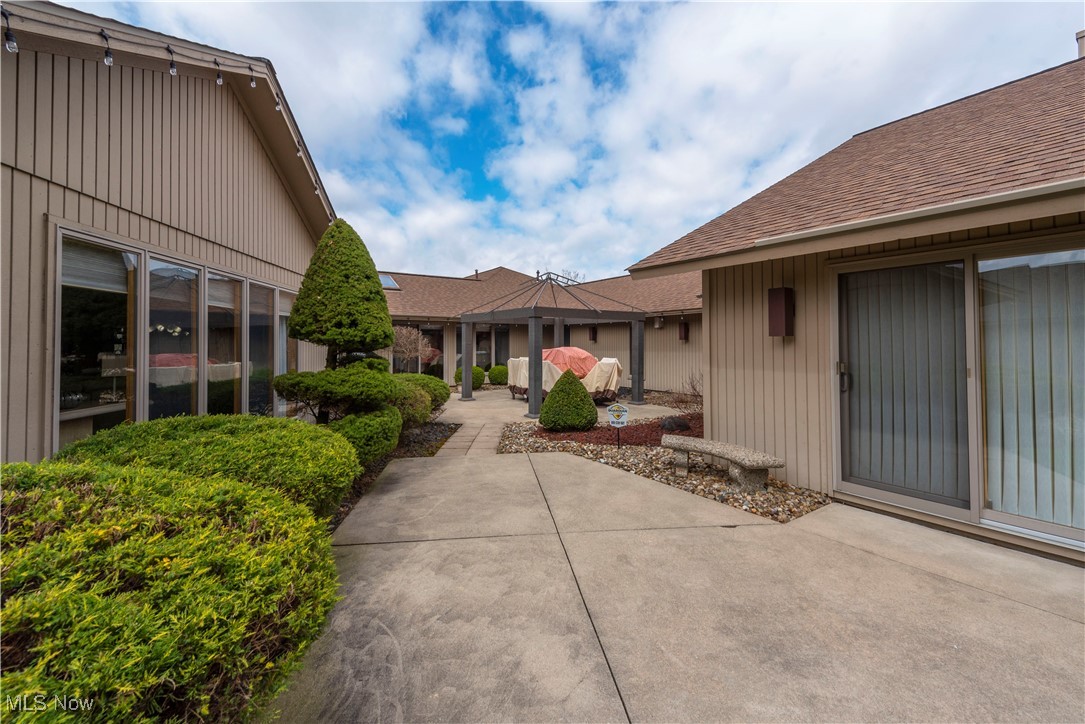 8739 Timber Edge Drive, North Ridgeville, Ohio image 39