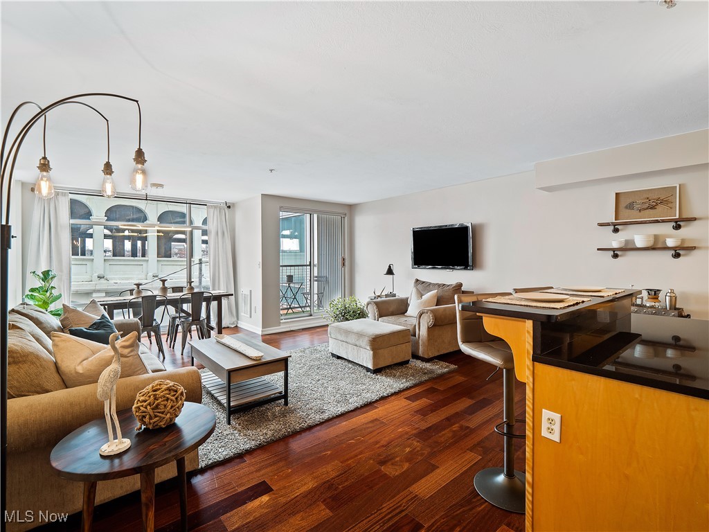 2222 Detroit Avenue 403