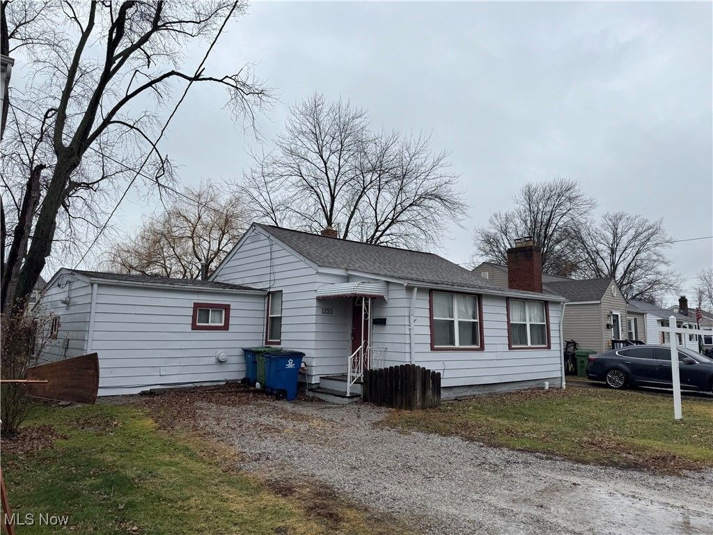Photo of 1222 E 360th Street, Eastlake, OH 44095 (MLS # 5178775)