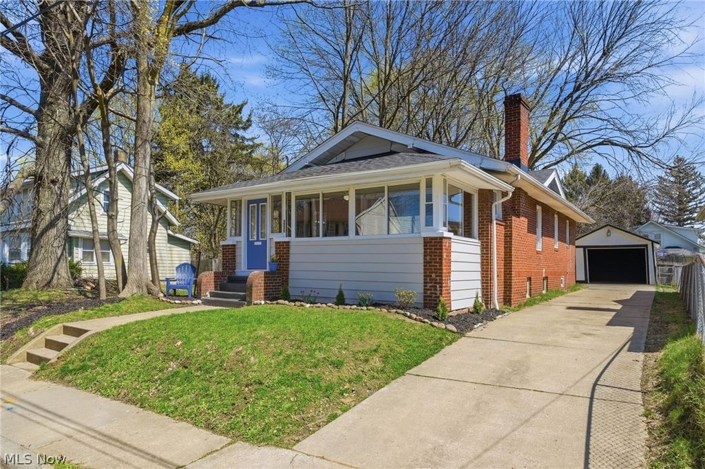 Photo of 627 Arden Place, Akron, OH 44306 (MLS # 5199755)