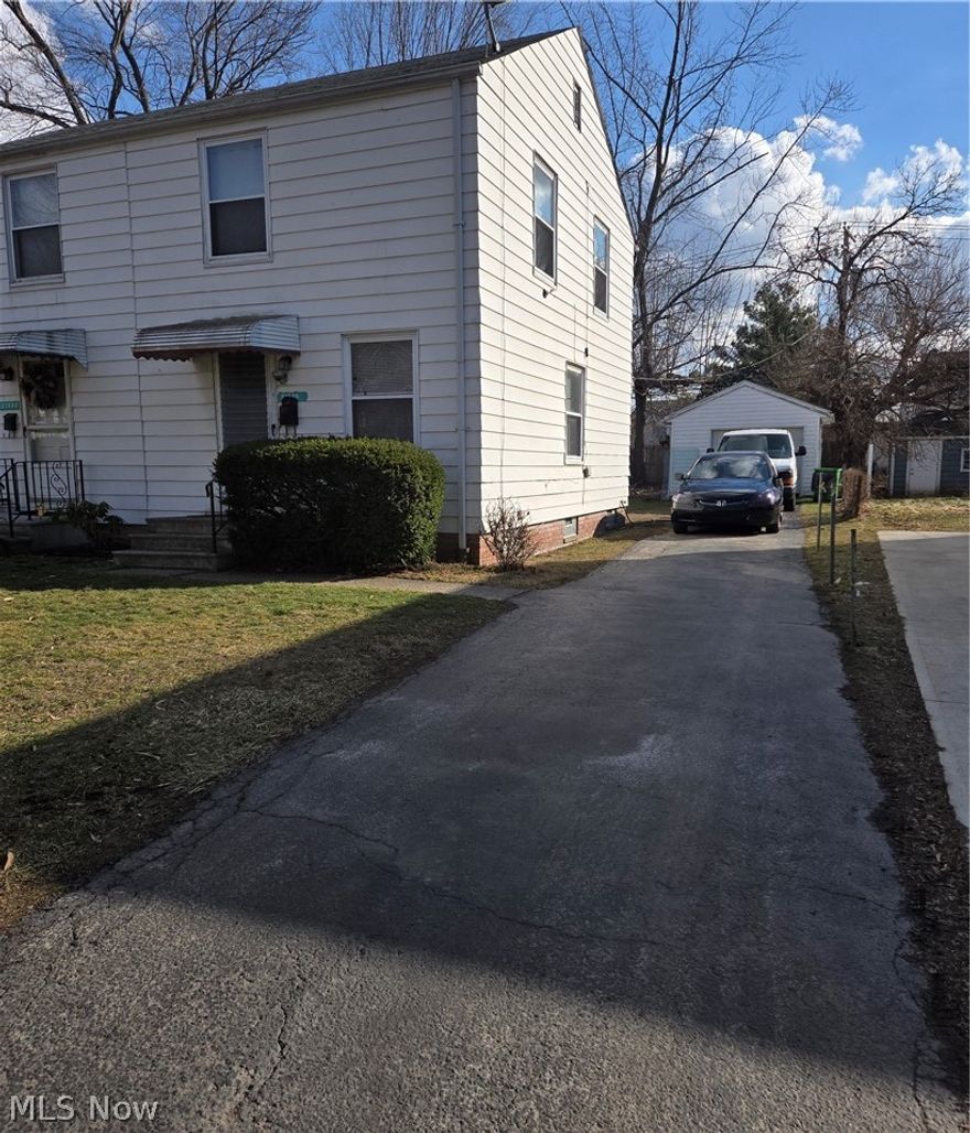 WELCOME TO THIS VERY WELL MANICURED COLONIAL (1/2 DUPLEX) 2BDRMS, 1 FULL UPDATED BATH, AND UPDATED KITCHEN, SPACIOUS DINING RM AND LARGE LIVINGROOM, PLUS A FULL BASEMENT FOR ALL RECREATIONS. 1 1/2 DET. GARAGE. LONG TIME GOOD PAYING TENANT OF 10 YRS, CURRENTLY ENTERED INTO A MONTH TO MONTH AND WOULD VERY MUCH LIKE TO STAY. UNIT NEXT DOOR COULD POSSIBLY BE LISTED FOR SALE AT A LATER DATE,LONG TERM TENANT OCCUPIED AS WELL. POS HAS BEEN COMPLETED. Newer American Standard furnace Jan. 2026 Newer sewer clean out installed 2025 front yard.