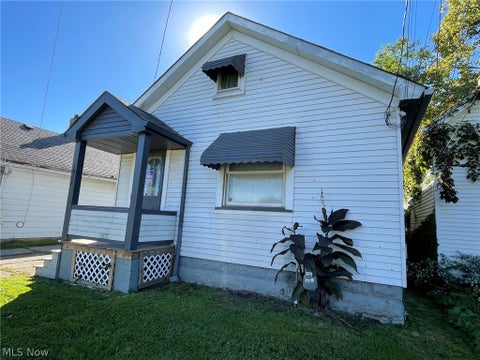 Homes For Sale - 5902 Gertrude Avenue<br/> Cleveland, OH 44105