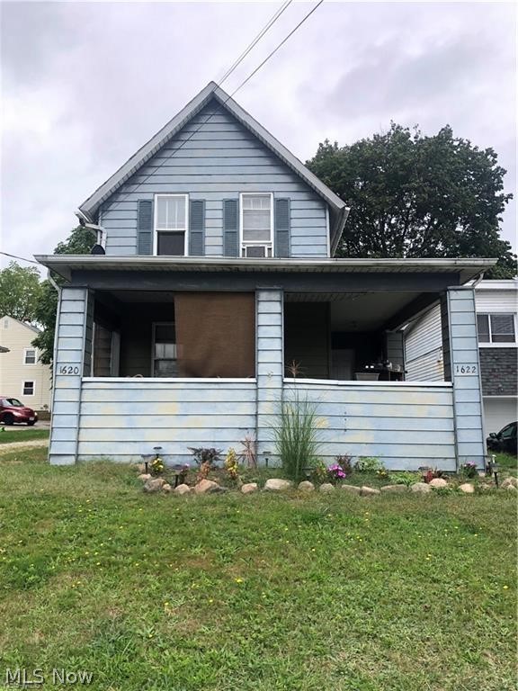 Excellent Investor opportunity! Rental duplex in Cuyahoga Falls. One bedroom unit upstairs. Two bedroom home downstairs. Great location.