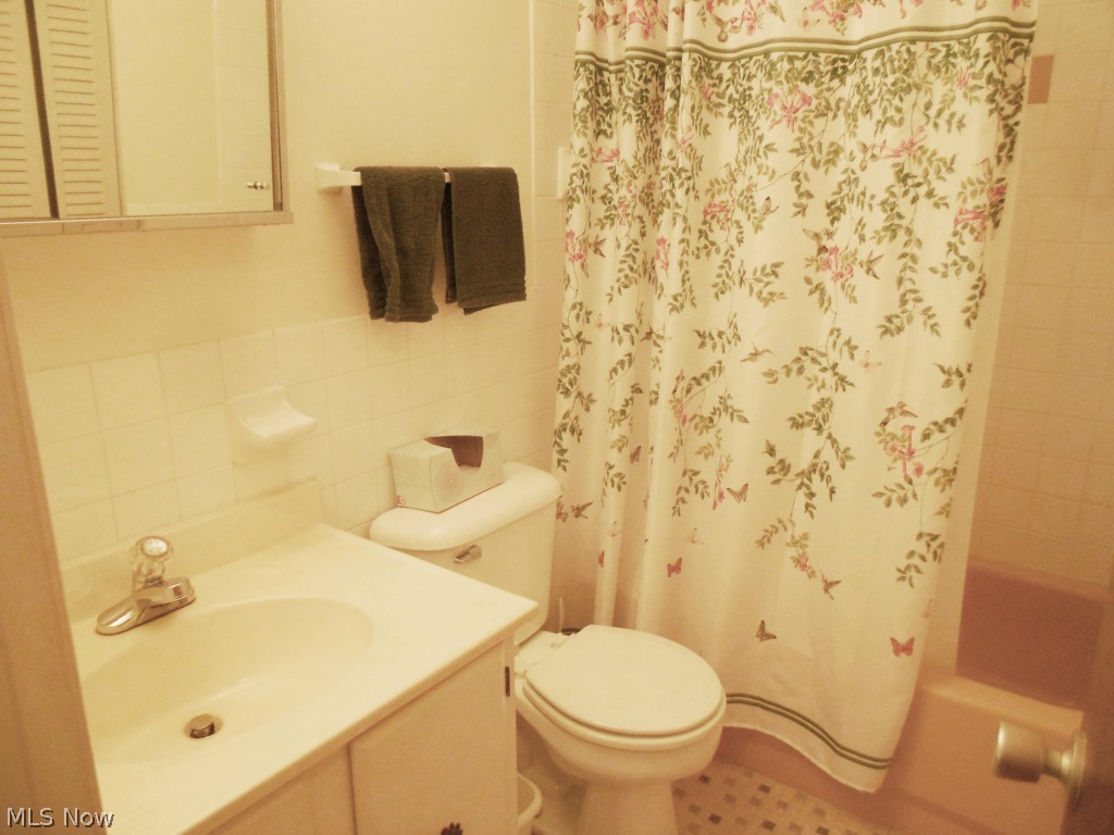 Silver Lake Towers Condo - Residential