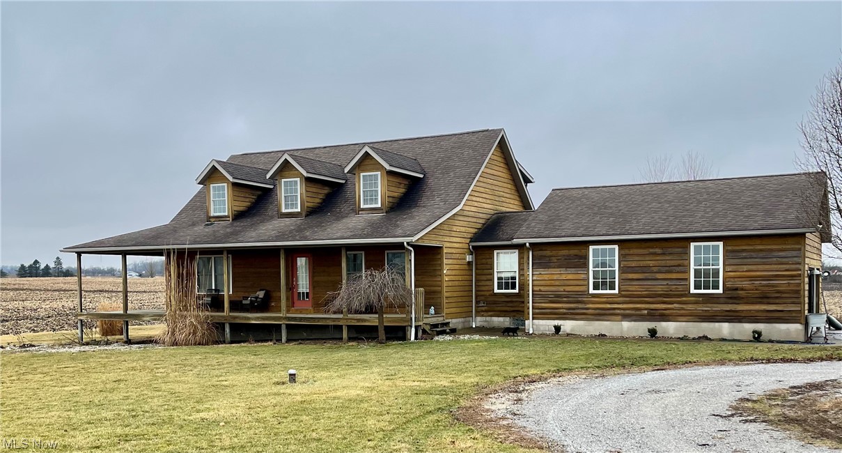 Beautiful country living in Wayne county! You don't want to miss out on this well-kept 4 bed 3 1/2 bath home on over 1 1/2 acres! Vaulted ceilings in living area, with loft area upstairs, and finished basement. Wrap around porch from front of home to primary bedroom, plus a back deck off the dining area! Schedule a private showing today!