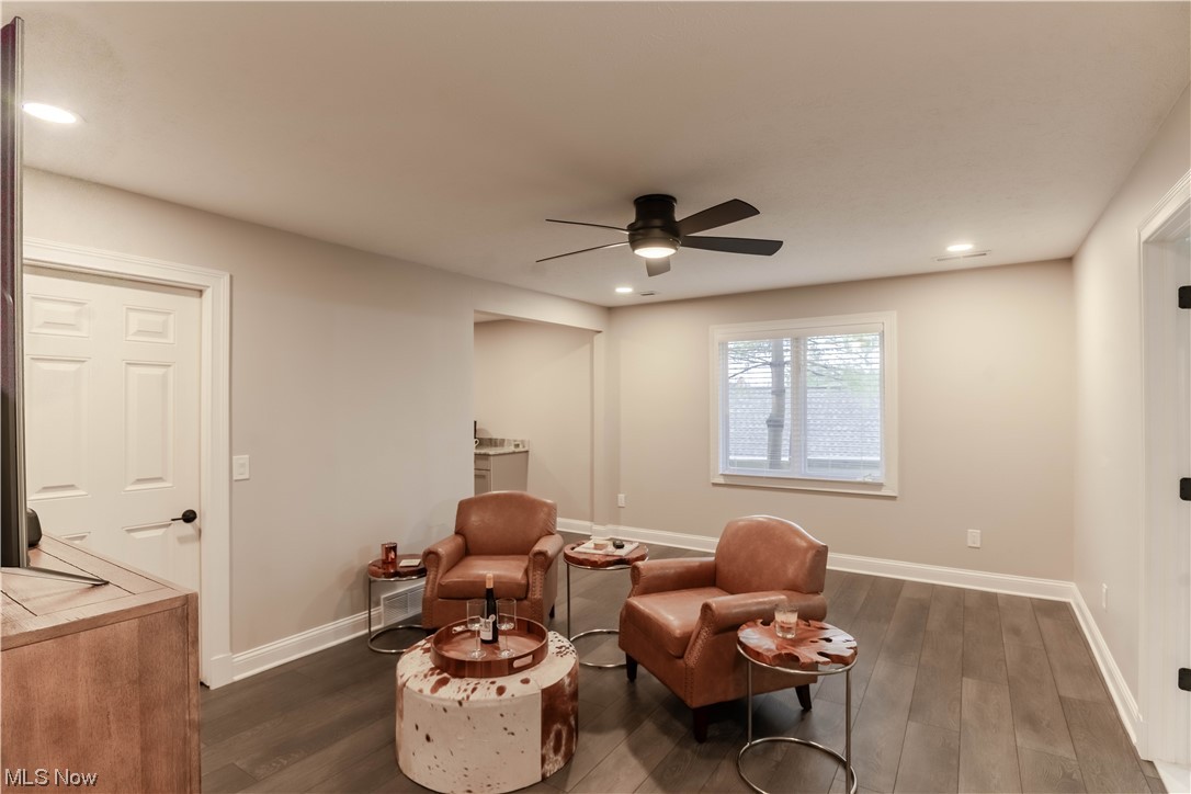 Dakota's - Residential