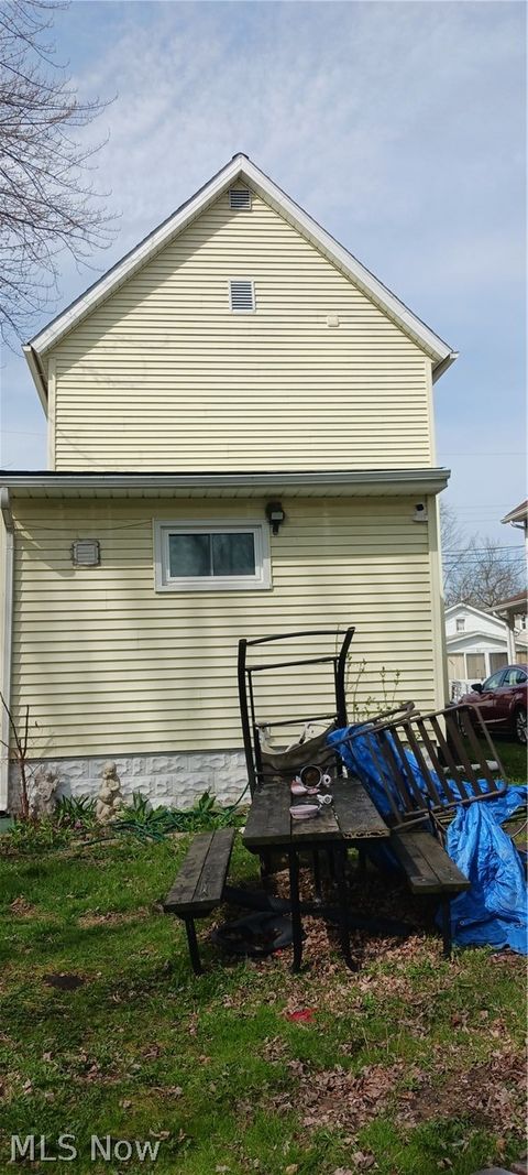 Tiny photo for 938 Walnut Street, Elyria, OH 44035 (MLS # 5203441)