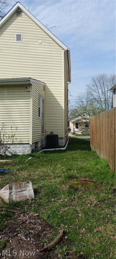 Tiny photo for 938 Walnut Street, Elyria, OH 44035 (MLS # 5203441)