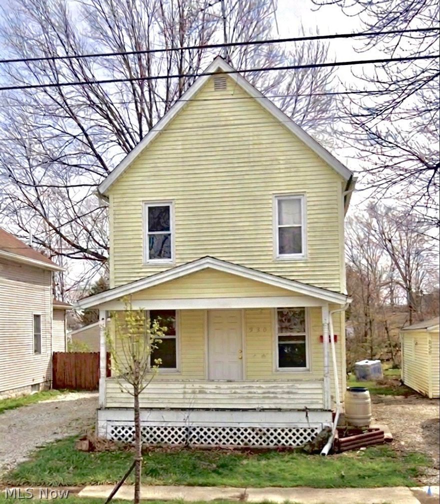 ATTENTION INVESTORS: Prime Long-Term Buy & Hold Opportunity! Unlock immediate equity and long-term cash flow with this solid Elyria investment property. Whether you are looking to expand your portfolio or land your very first rental, this property is the definition of "investor special." Located in a market with a consistently high rental demand, this home offers the perfect balance of manageable updates and major mechanical peace of mind.
The Stats That Matter:
Roof: Replaced in 2016  Years of life remaining!
HVAC: New furnace and A/C installed in 2018 High-ticket items are already checked off.
Ideal for a long-term buy and hold
Elyria is a strategic choice for investors seeking affordability and with its proximity to local hospitals, parks, and major highways, you have a built-in tenant base looking for stable housing. Stop hunting for deals and start closing on one.