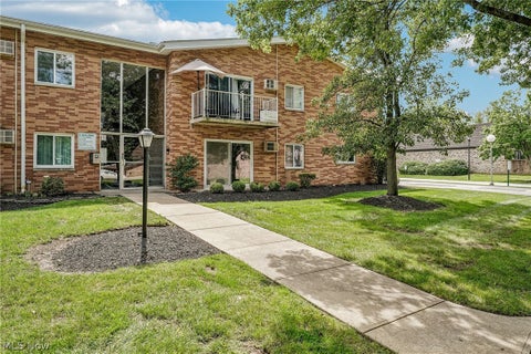 Condo For Sale - 491 Tollis Parkway #173E<br/> Cuyahoga County, Broadview Heights, OH 44147