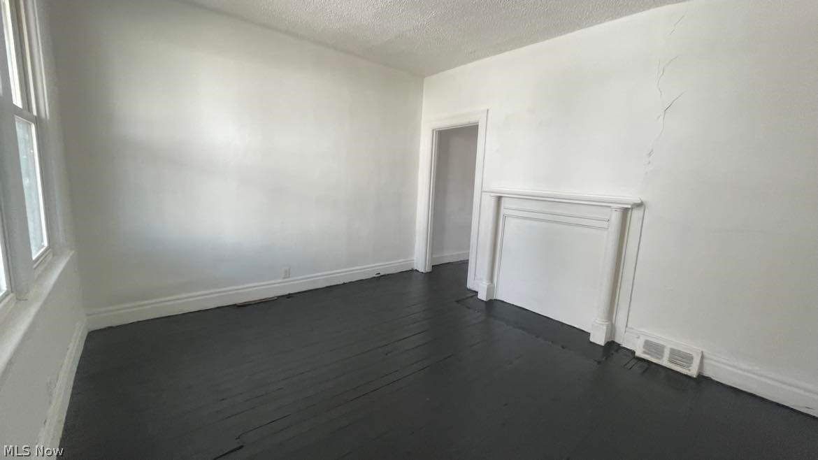 Pleas Heights - Residential Lease