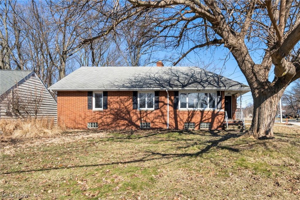 Photo of 25641 Glenbrook Boulevard, Euclid, OH 44117 (MLS # 5190508)
