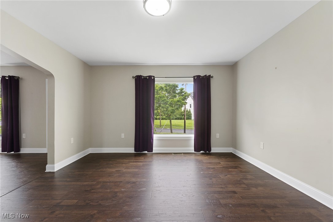 Shaker Heights, Ohio 44120, United States, 3 Bedrooms Bedrooms, ,2 BathroomsBathrooms,Residential,Pending,156285