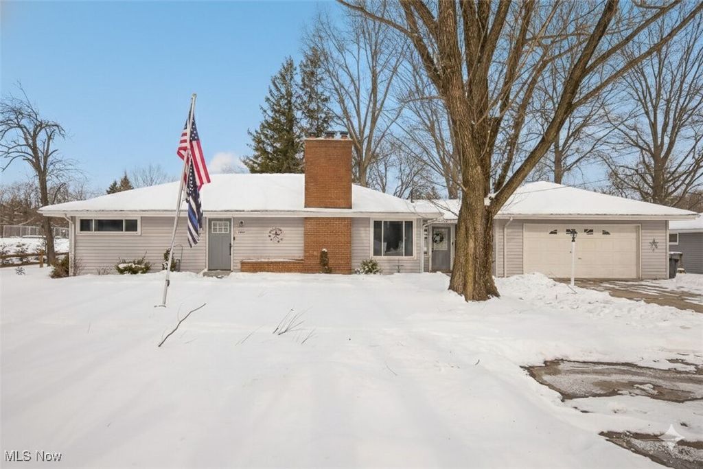 Photo of 15446 Drake Road, Strongsville, OH 44136 (MLS # 5175854)