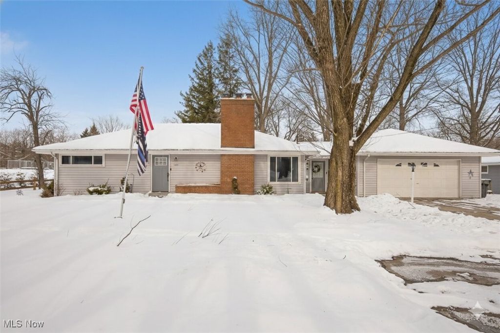 Photo of 15446 Drake Road, Strongsville, OH 44136 (MLS # 5175854)