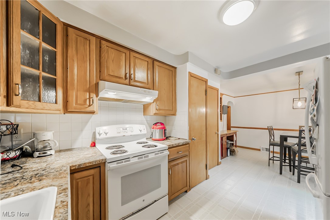 14204 Rockside Road, Maple Heights, Ohio image 19