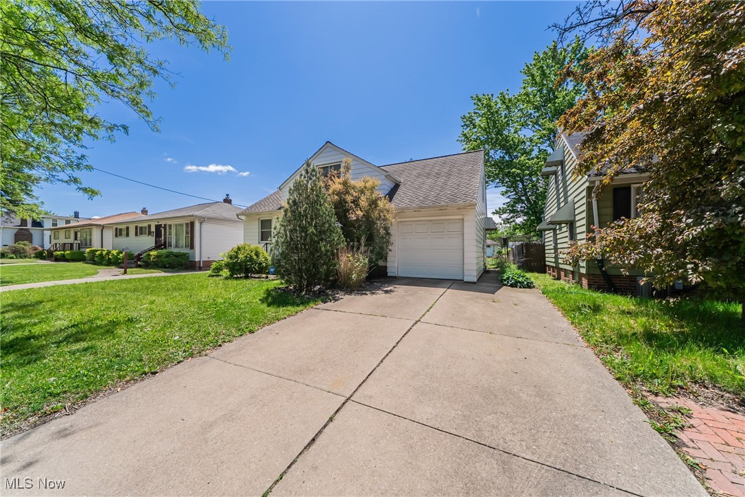 14204 Rockside Road, Maple Heights, Ohio image 3