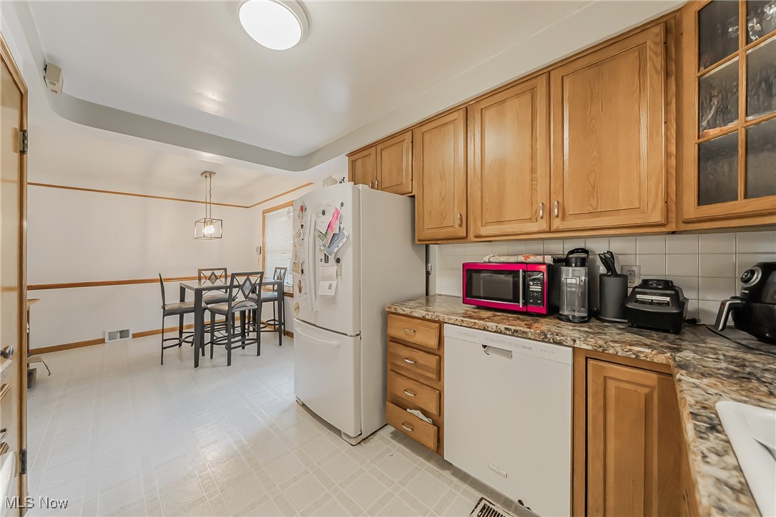 14204 Rockside Road, Maple Heights, Ohio image 18