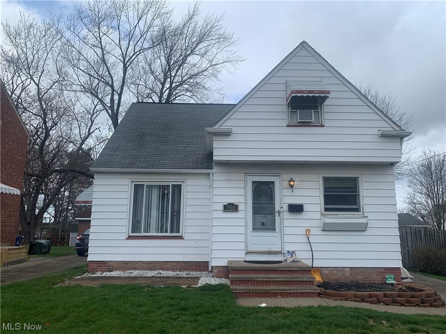 Great Location in Brooklyn, Near Ridgepark Square, I 480 & Ridge Road. Welcome to 4 BR 's 2 full bath home with rec room and two car garage. Move right in enjoy the open concept between kitchen and living room. Great for entertaining in or out. Back yard perfect for grilling or barbecue. Full bath and wet bar in lower level provides enough square footage for sports enthusiast. Hardwood floors under carpets, large counter, ceramic baths, SS refrigator, ample storage areas makes this home a pleasure to show. Improvements include : 2016 installed new furnace/ 2021 new hot water tank/2021 laminate floor in living room/
2021 added recess lighting in living room, new carpet in 2 br's/ new garage opener in 2020, new 6 panel interior doors / first floor recently painted/2017 removed two large trees in flront yard.