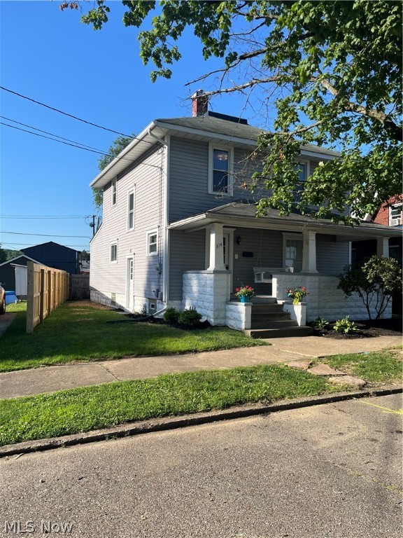 Newly remodeled home with 3 large bedrooms and 2 full bathrooms. Spacious and bright kitchen that leads to a newly fenced in backyard. Living room, dining room and, entryway floors all gorgeously refinished. Close to schools and downtown. Call today to set up your showing!